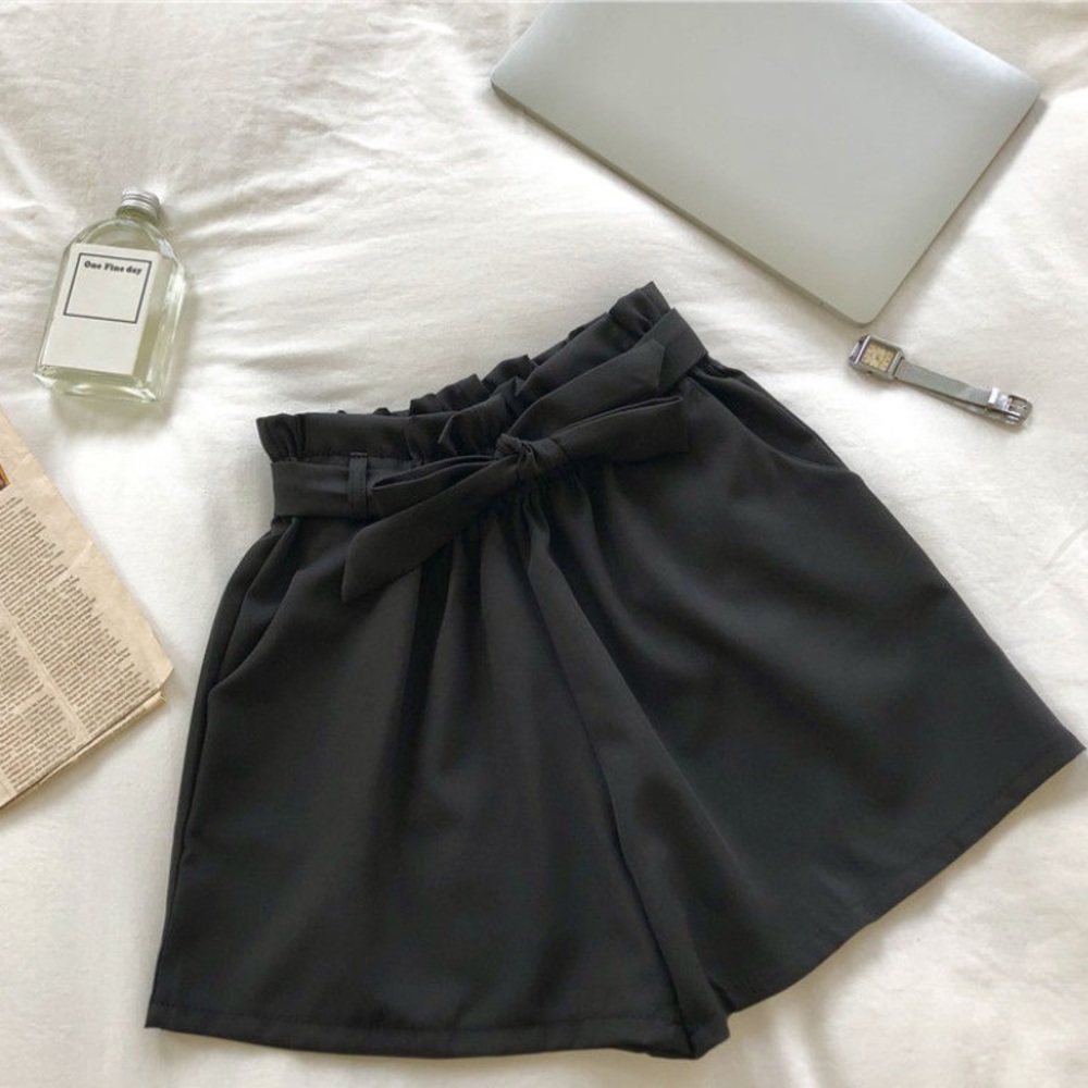 Black paperbag waist shorts